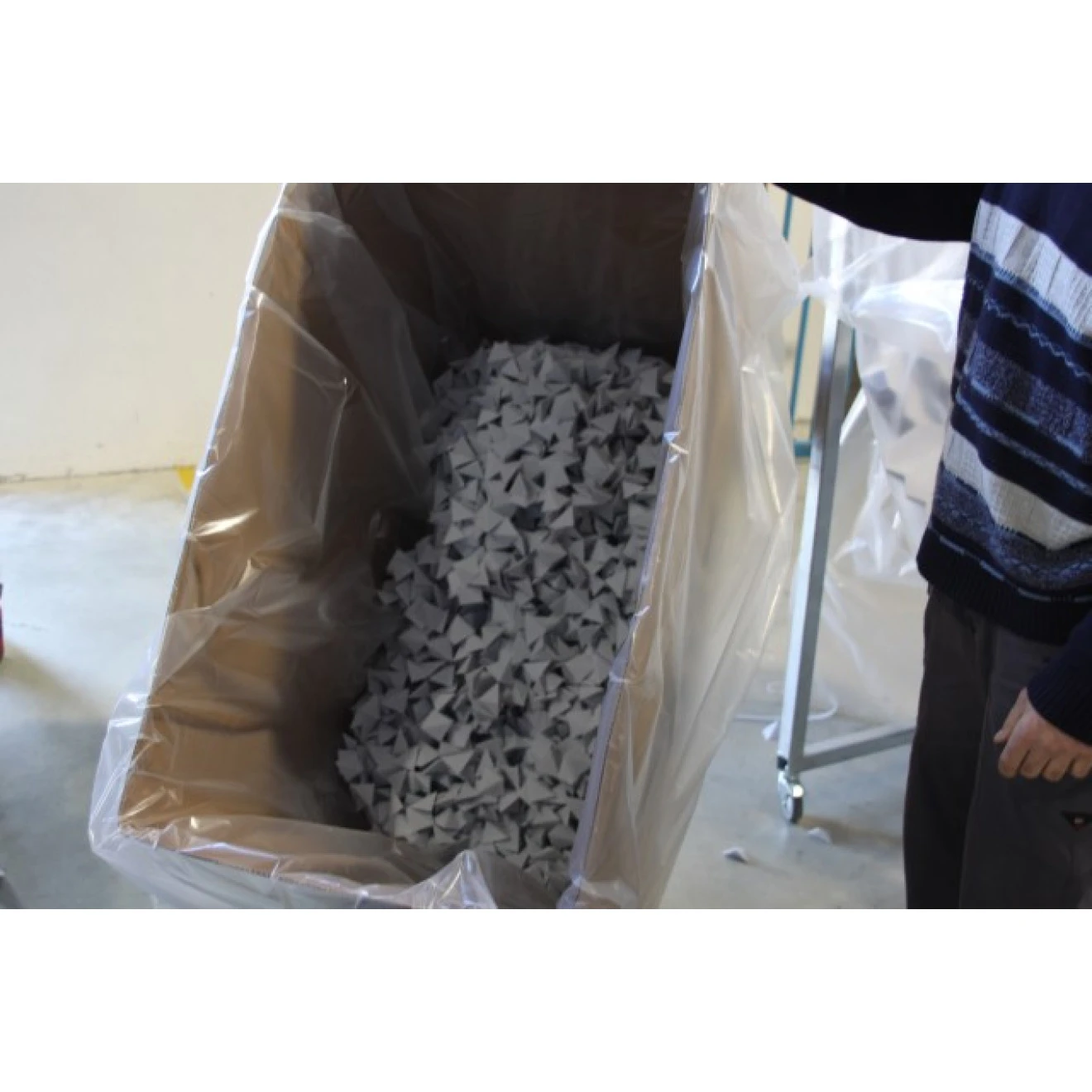 Schaumstoffflocken Aus Basotect 225 Liter - Schwer Entflammbar Dina4102 B1 3 Schaumstoffflocken Aus Basotect 225 Liter - Schwer Entflammbar Dina4102 B1 – Bild 2