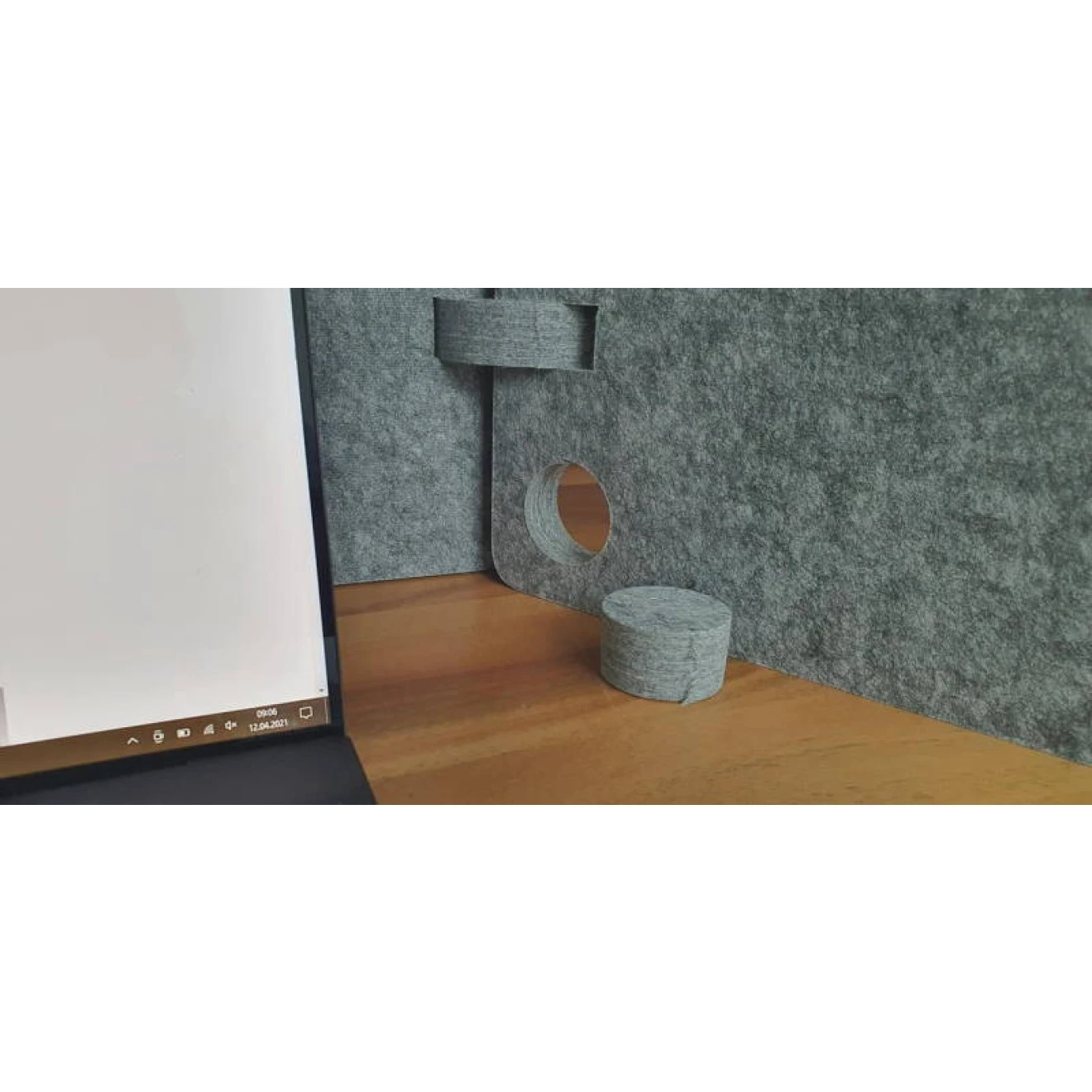 Lärmschutz Am Schreibtisch - Komplettsatz, Größe Variierbar 60 X 60 X 60cm PET-Vlies Hellgrau 11 Lärmschutz Am Schreibtisch - Komplettsatz, Größe Variierbar 60 X 60 X 60cm PET-Vlies Hellgrau – Bild 9